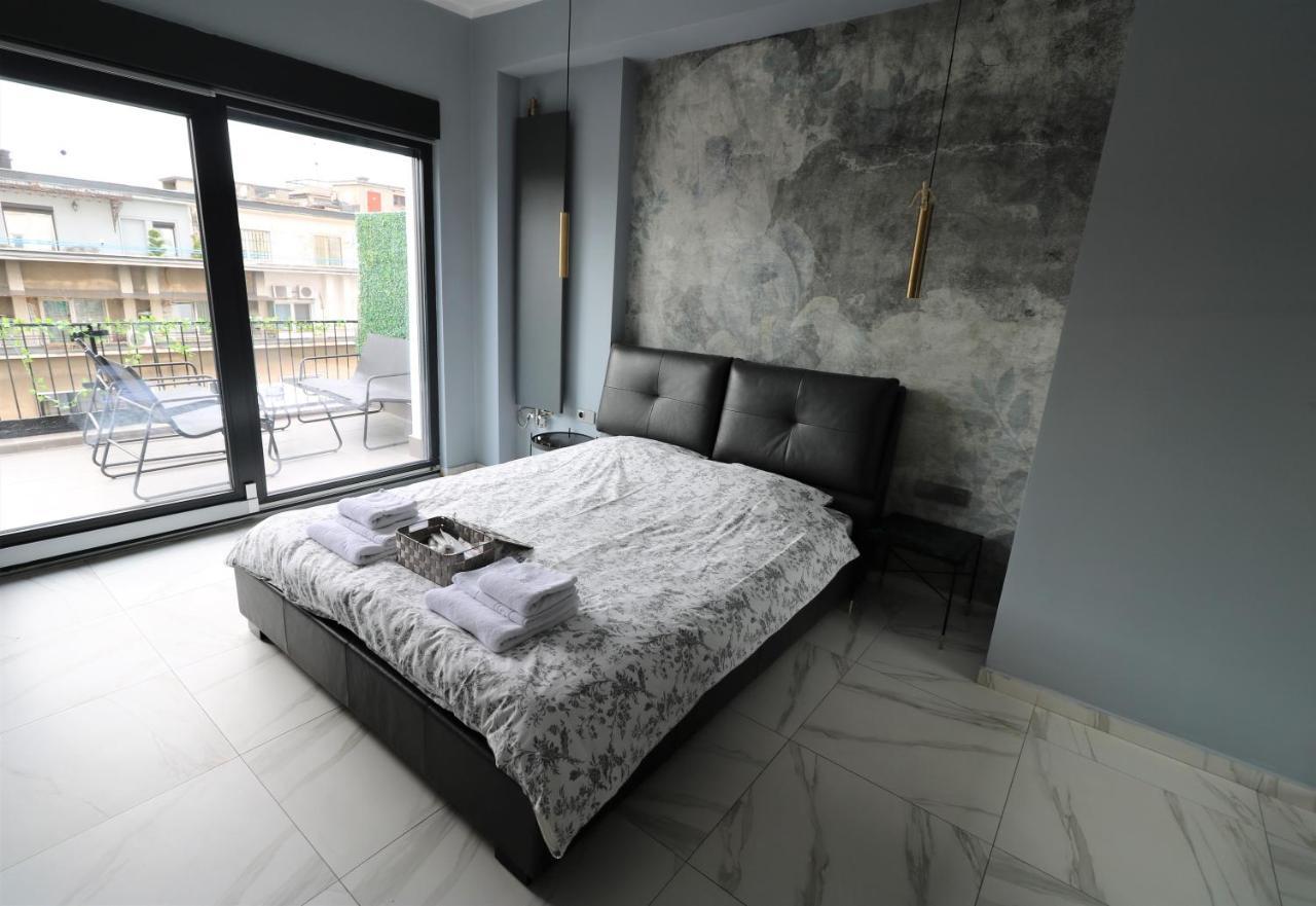 Deluxe Skyline Retreat Studio - Old Town Bucharest Exterior photo