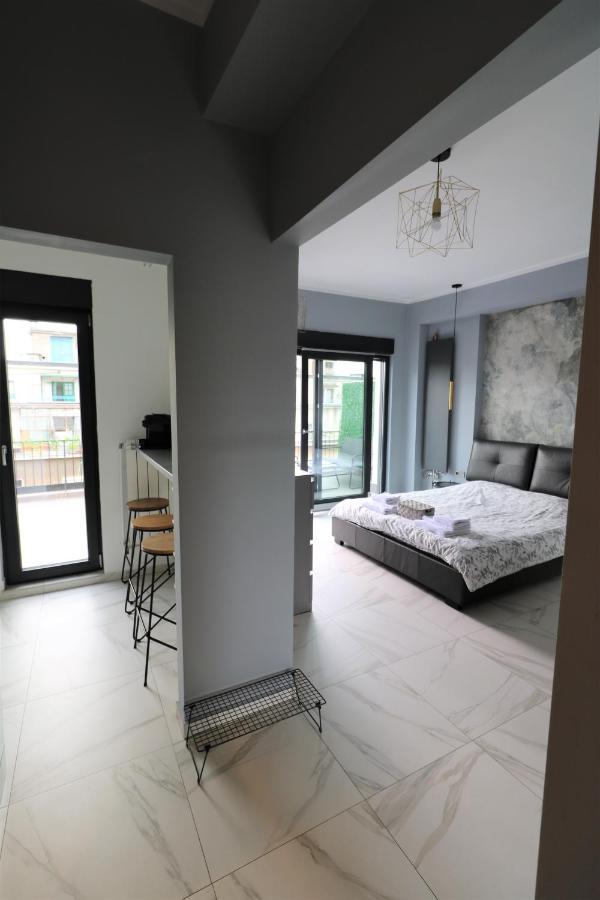 Deluxe Skyline Retreat Studio - Old Town Bucharest Exterior photo
